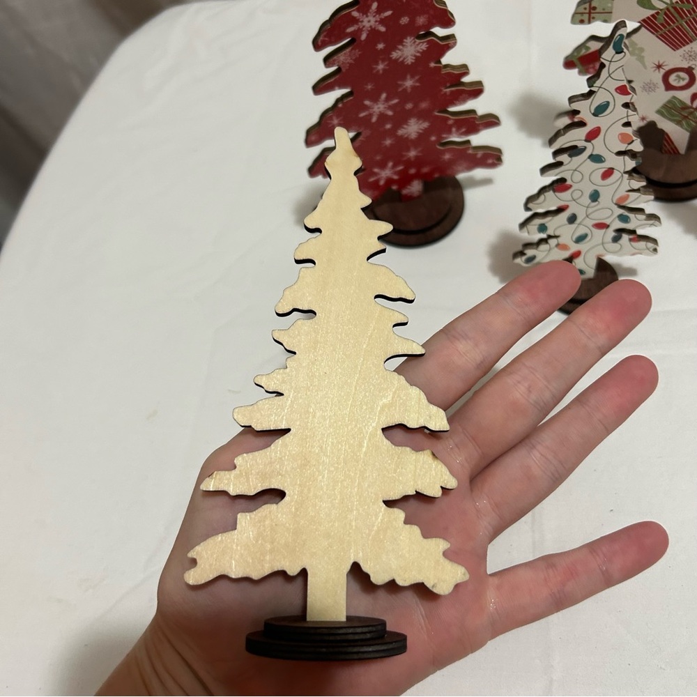 Set of 5 wooden Christmas Trees NWT - Picture 3 of 4